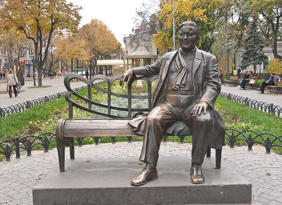 Памятник Утесову на Дерибасовской